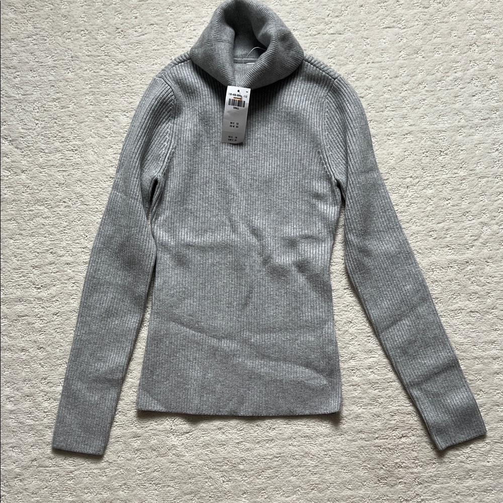 Abercrombie and Fitch Gray Ribbed Turtleneck Sweater